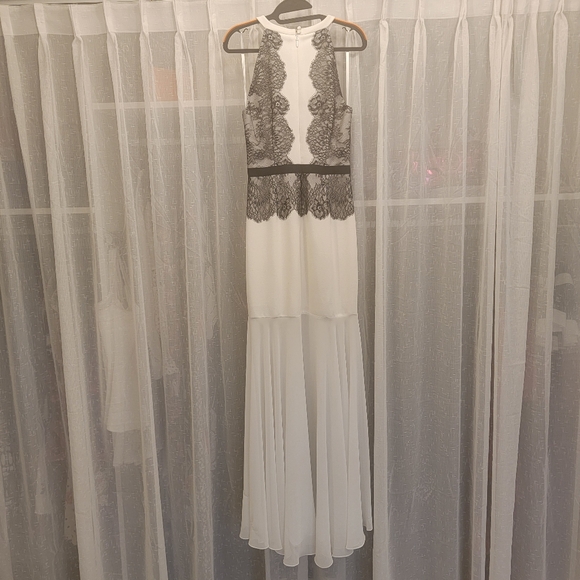 BCBG MaxAzaria Gerogianna Lace Maxi Dress Black & White Size 6 - Picture 9 of 12